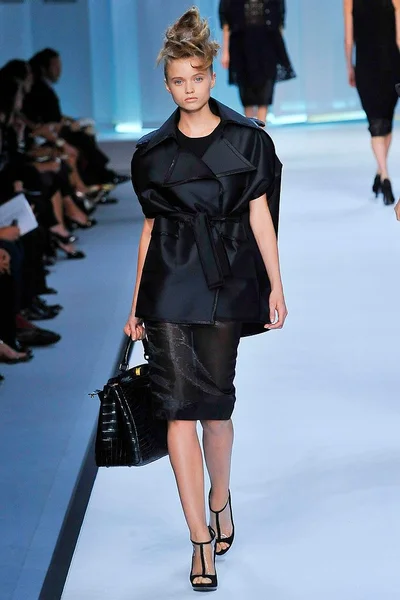 Look 17